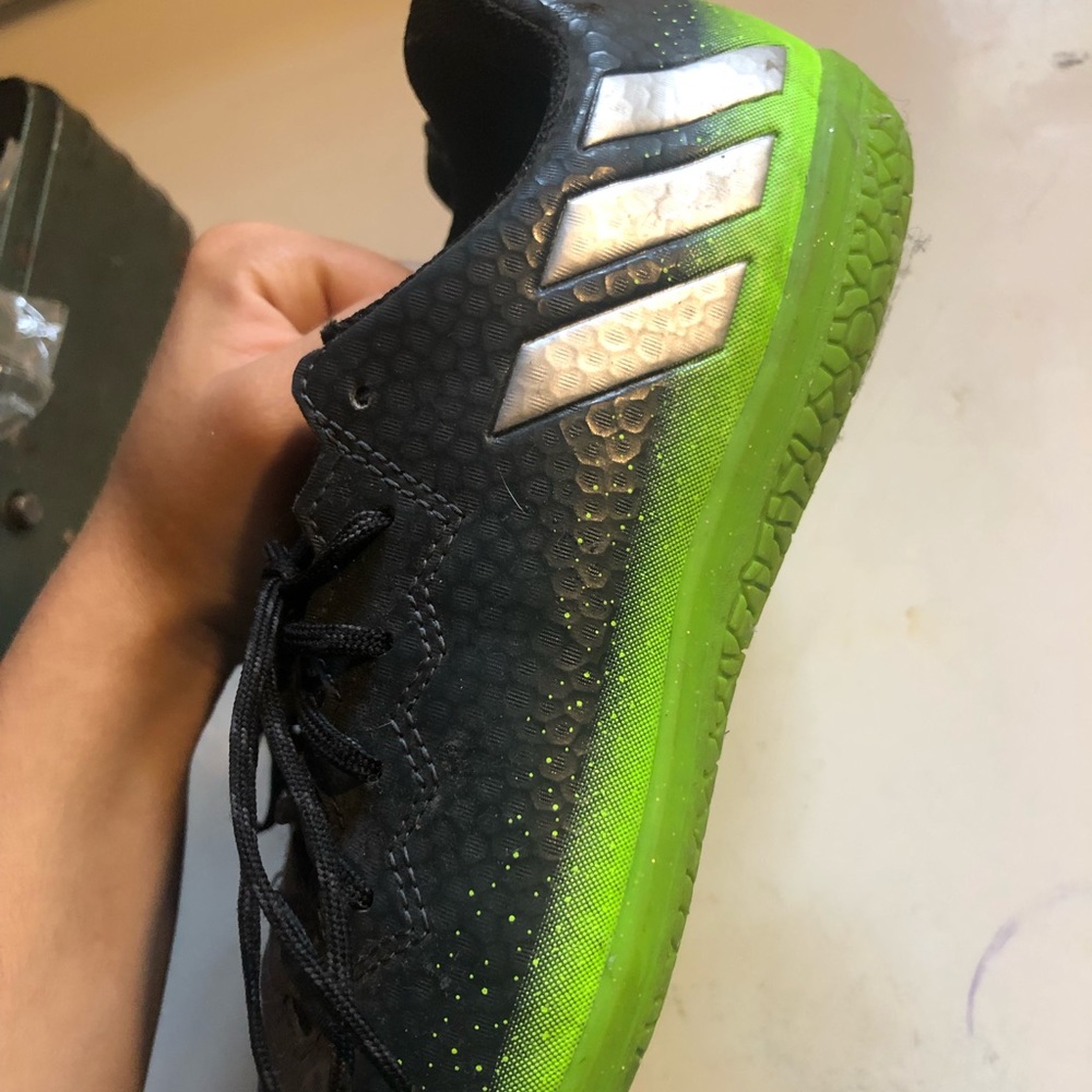 Shoes - Picture 4 of 4